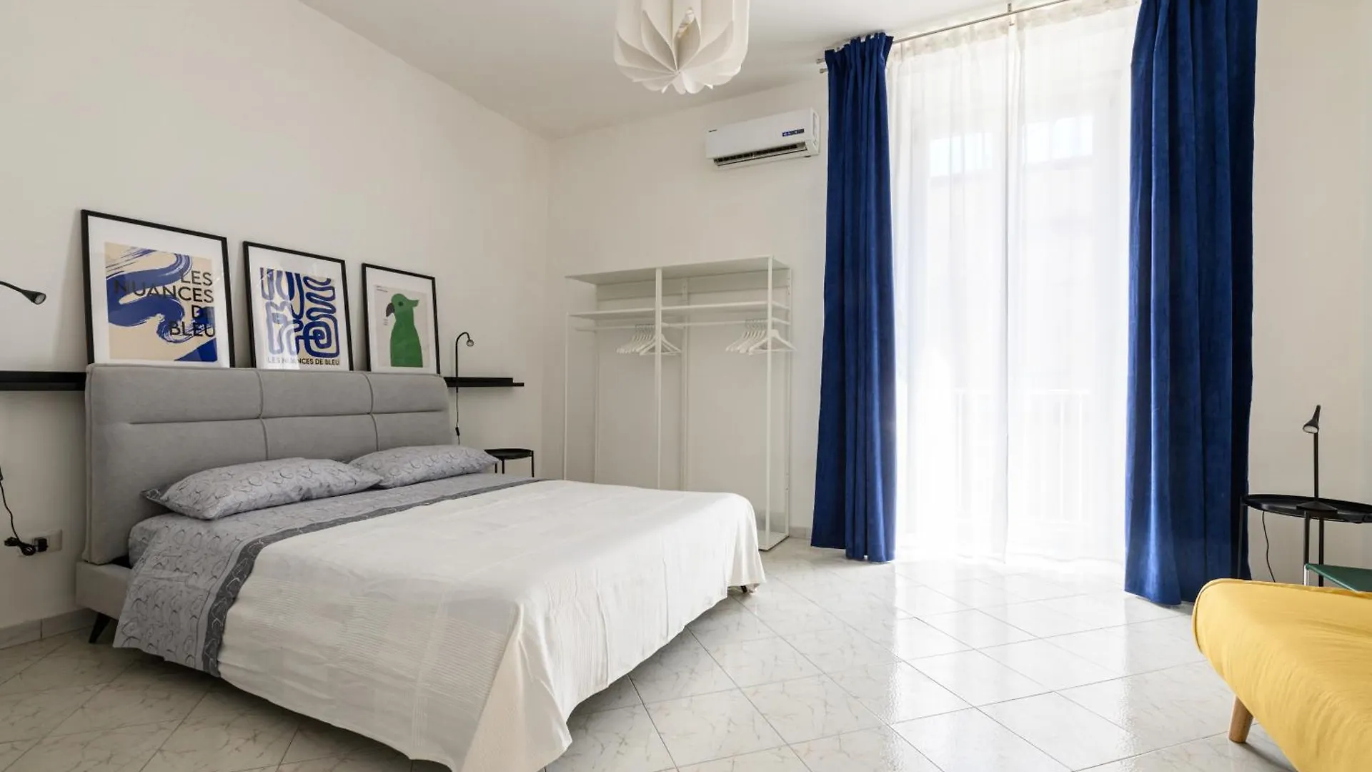 Apartamento Casa Ue' Ue' - Piazza Dante Nápoles 0*,  Italia
